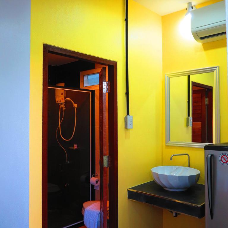 Coco Coozy Apartment Kanchanaburi City Room photo
