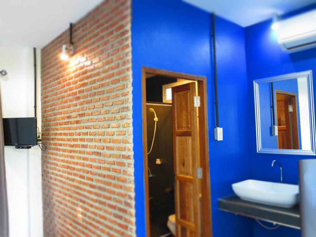 Coco Coozy Apartment Kanchanaburi City Room photo