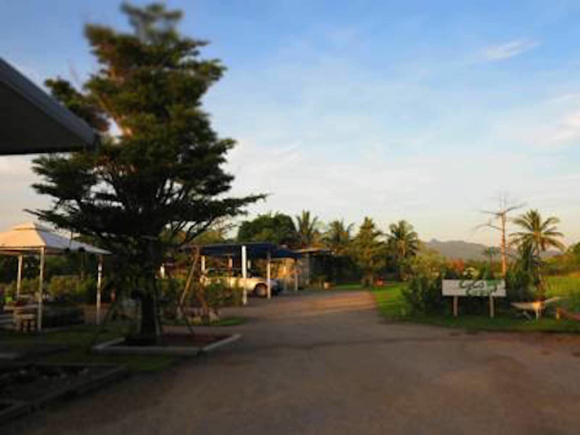 Coco Coozy Apartment Kanchanaburi City Exterior photo